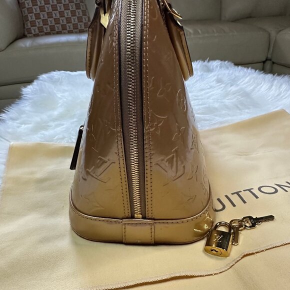 Authentic Louis Vuitton Alma PM Vernis Hand Bag - Picture 6 of 17
